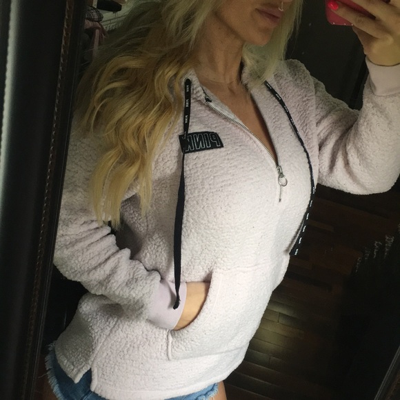 VS fuzzy sweater (light pink) - Picture 2 of 7